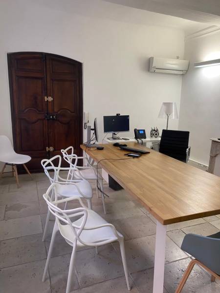 3 bureaux en rdc avec salle d'attente cours mirabeau a Aix en Provence à la location