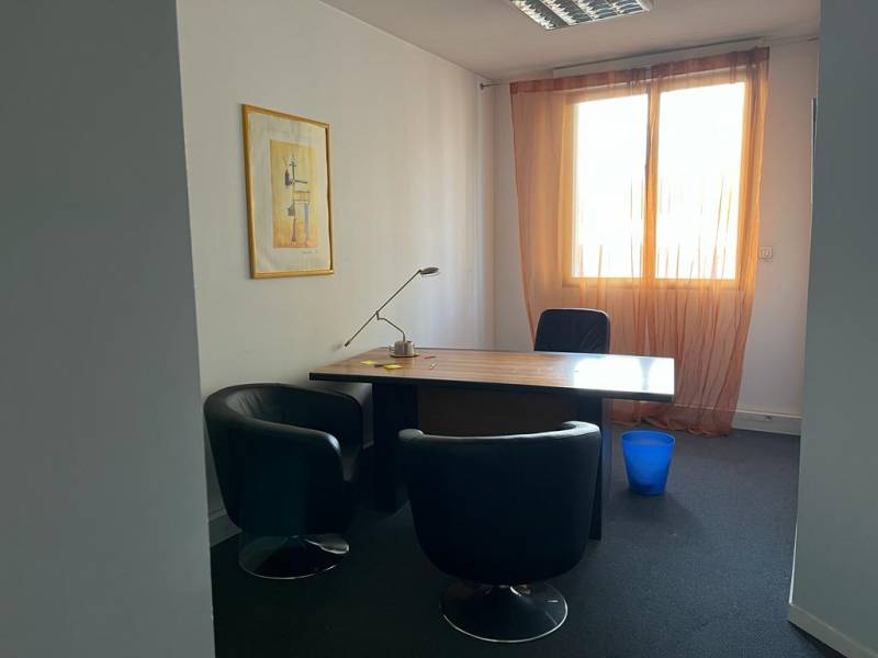 3 bureaux résidence la nativité Aix en provence centre ville historique terrasse