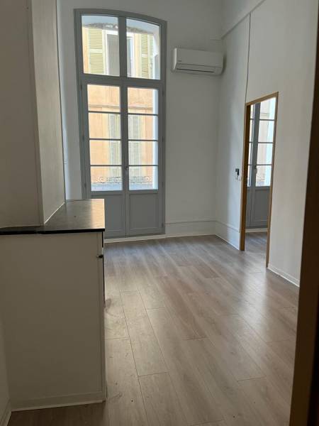 3 bureaux rue Espariat 60m2 climatisés centre ville historique Aix en Provence