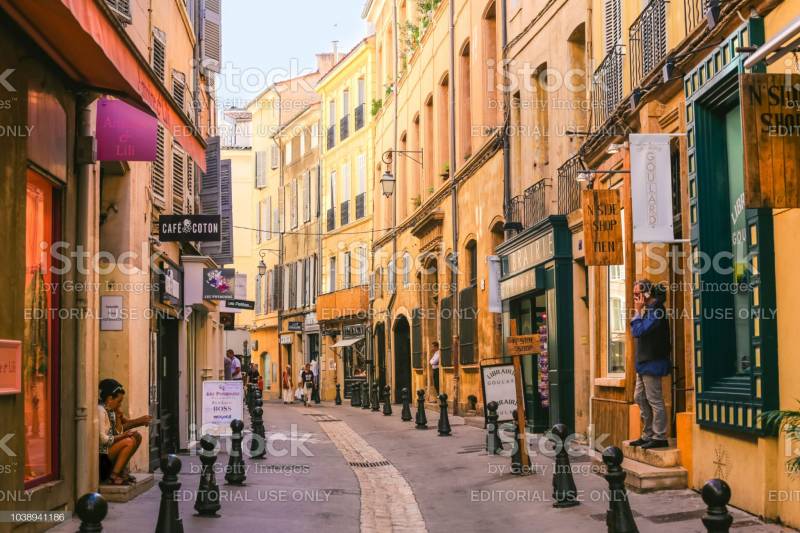 local commercial autour du palais montclar cour d'appel d'Aix en Provence 200 m2